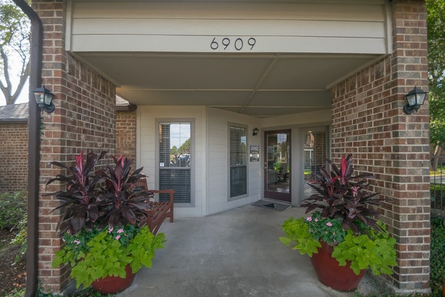 Photo - Legacy Apartments