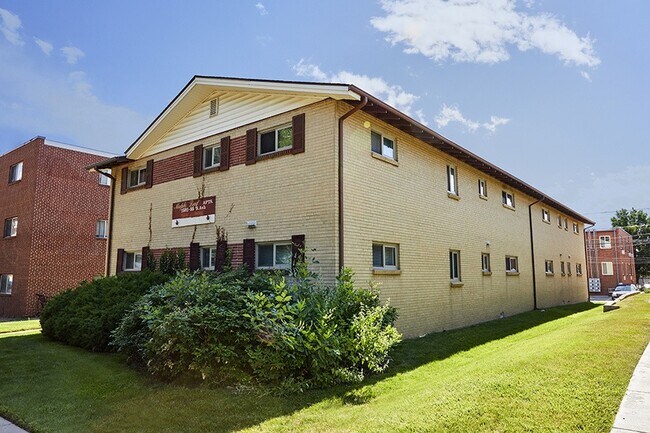 Photo - Maple Leaf Apartments