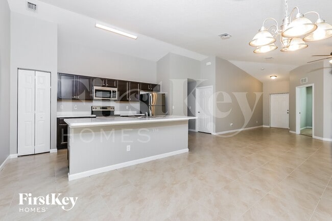 Photo - 511 SW Nadell Ave