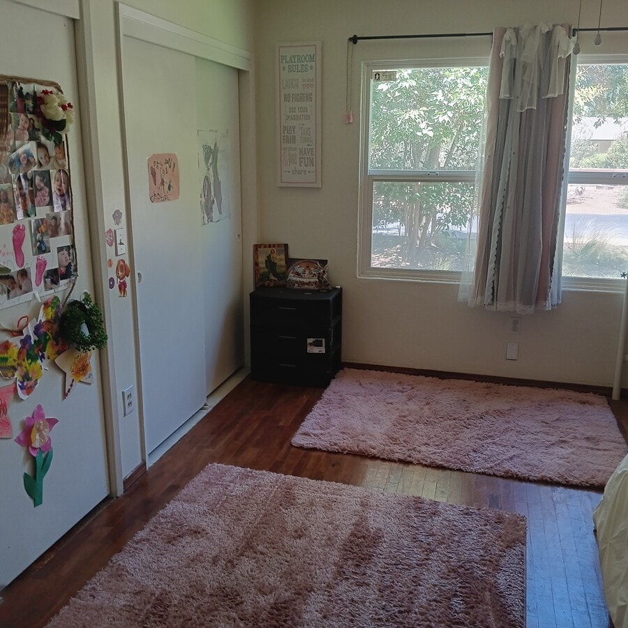 Photo - 310 E Sussex Way