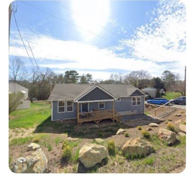 Photo - 136 Locust Grove Rd