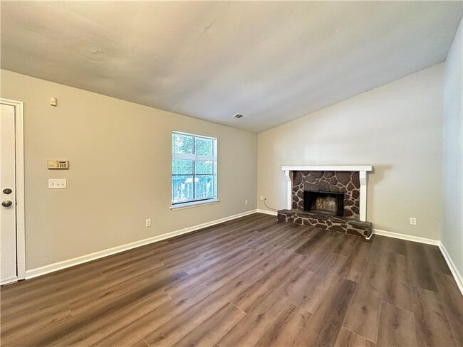 Photo - 2496 Landington Way NW