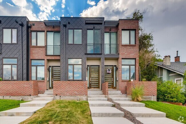 Building Photo - High Street Townhomes 3 bedroom unit with ...