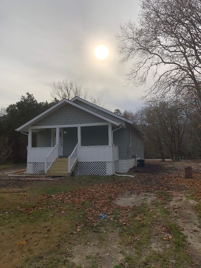 Building Photo - 906 Duerer St Rental