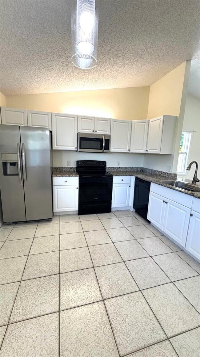 Photo - 5149 El Claro Cir