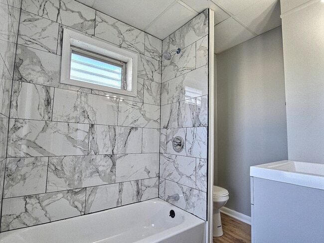 Building Photo - 1354 Cotton St