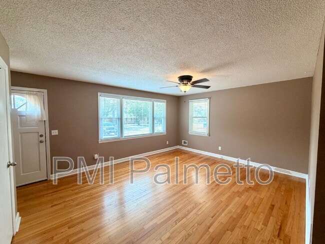 Photo - 1727 Sandra Dr