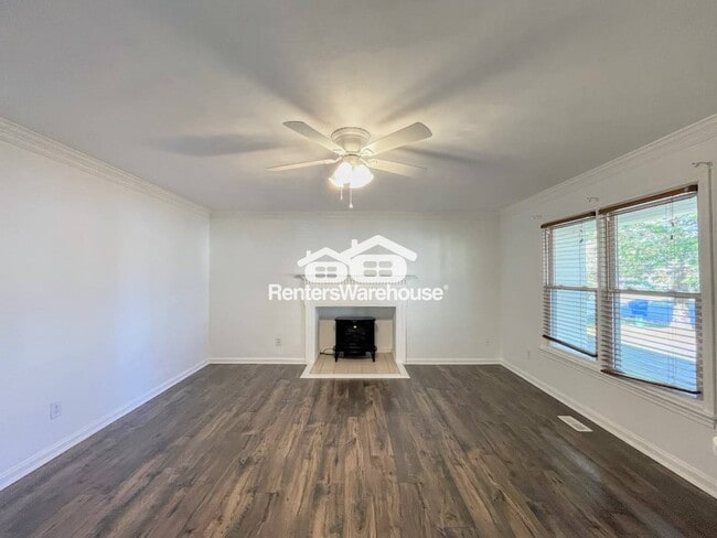 Photo - 411 Linkenborough Dr