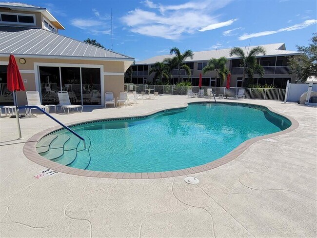9550 Fiddlers Green Cir Unit 105