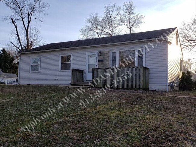Photo - Nice 4 Bed 1.5 Bath Home in KCMO-Available NOW!!