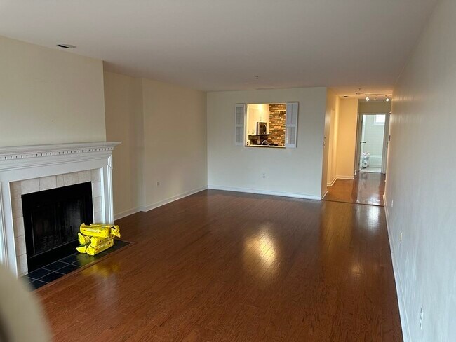 Photo - 6 Canal Park