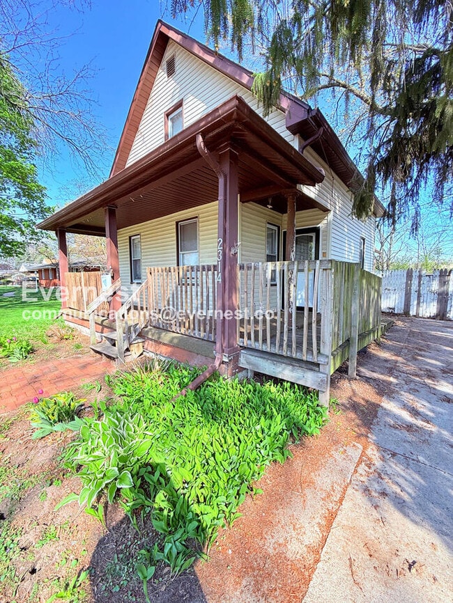 Photo - 2314 Airline Ave