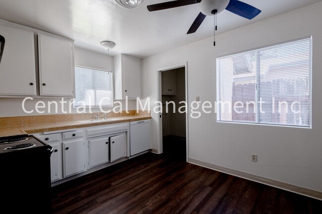 Photo - 6208 Stine Rd Unit Apt B