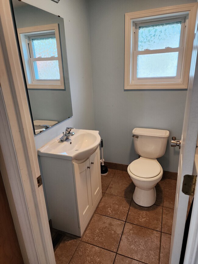 542 Syme St Townhome Townhome Rental in Masury OH