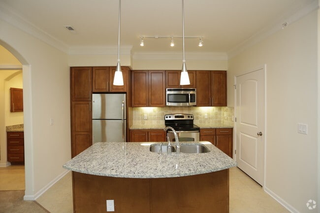 Kitchen-O'Malley - Hunters' Ridge Apartments