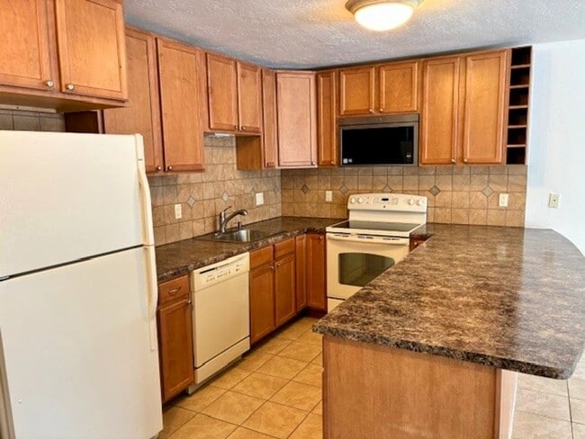 Building Photo - Long Term Rental- Dillon Valley East H 104