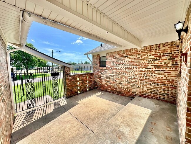 Photo - 3 BED 2 BATH-Longview Acres 2nd