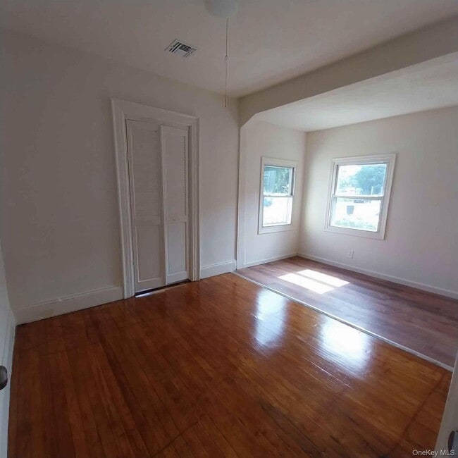 Photo - 628 Hill St