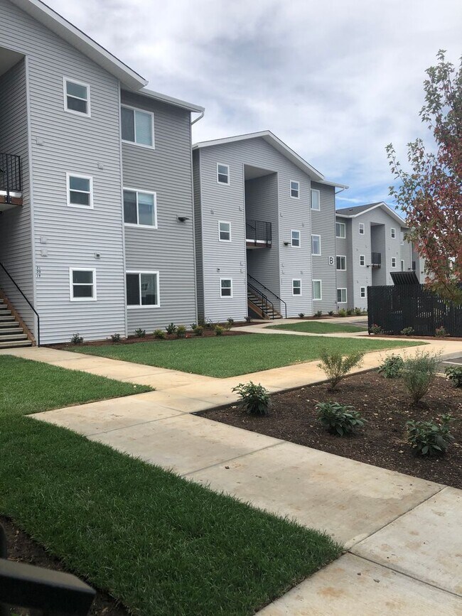 Brooke Overlook Apartments