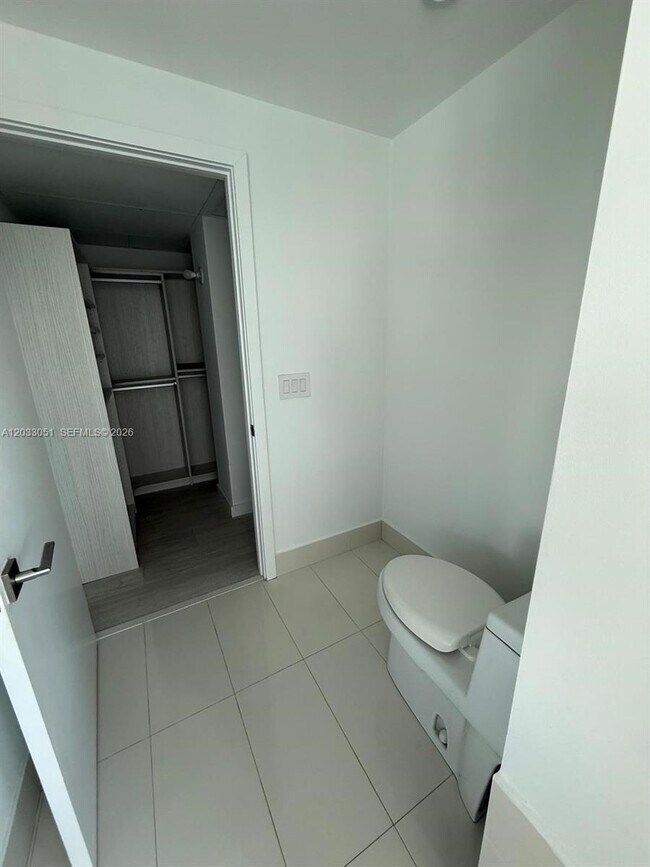 Photo - 650 NE 32nd St Unidad 1608
