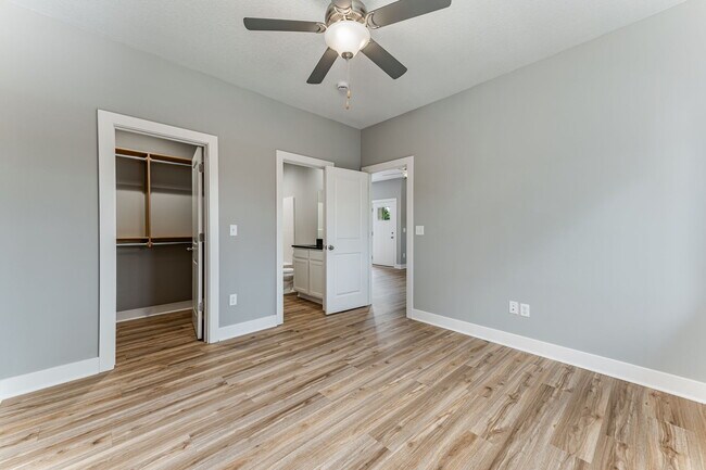 Photo - 407 SE 14th St