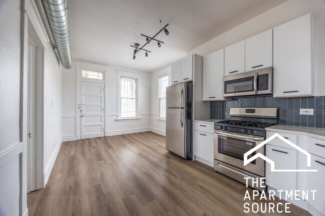 Building Photo - 1849 S Kedzie Ave Unit 3R Rental