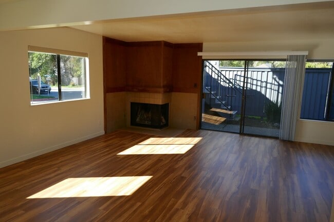 Photo - 73 Mitchell Dr