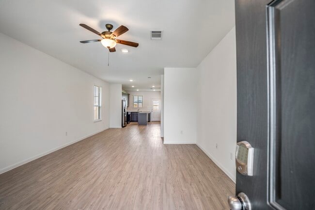 Photo - 16915 Elm Grove Rd