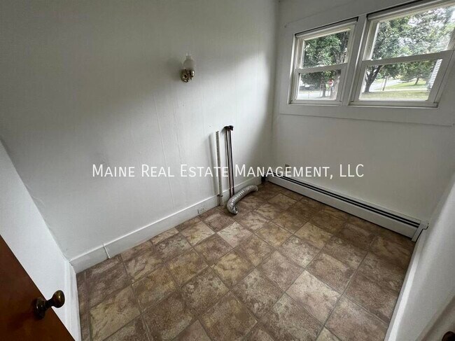 Photo - 261 Birch St Unidad Apt 1