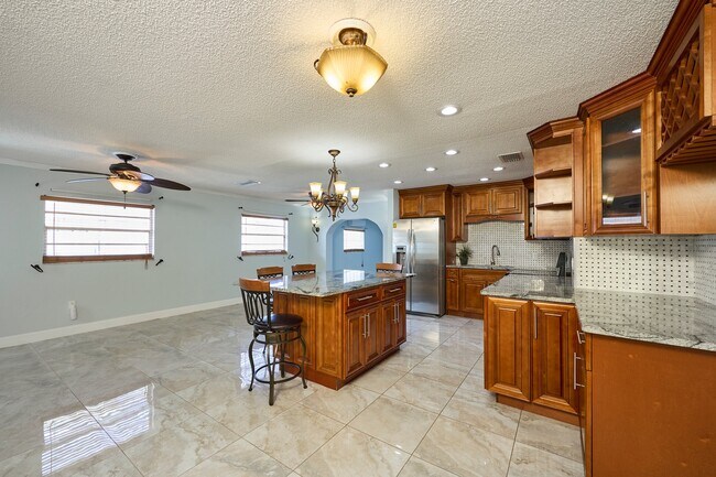 Photo - 6804 N Hubert Ave