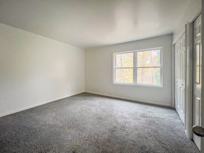 Photo - 6 Fox Hill Dr