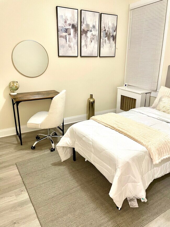 Photo - 2843 Woodbrook Ave