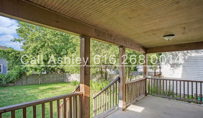 Photo - 1032 Logan St SE