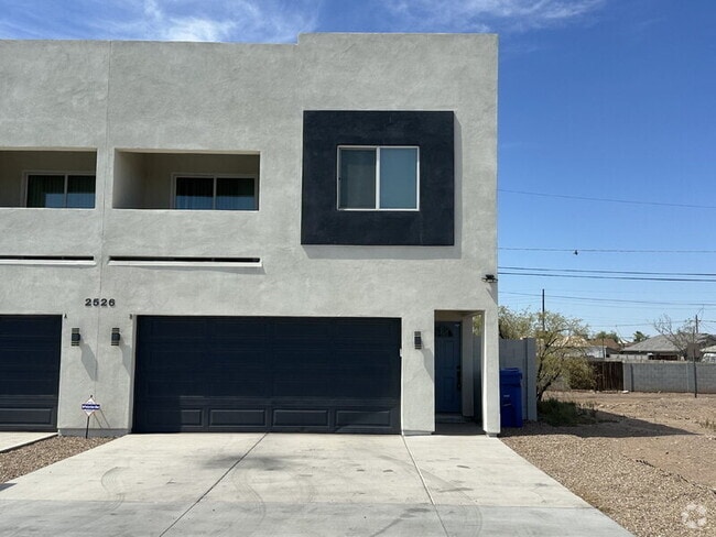 Building Photo - 2526 E Broadway Rd Unit B Rental