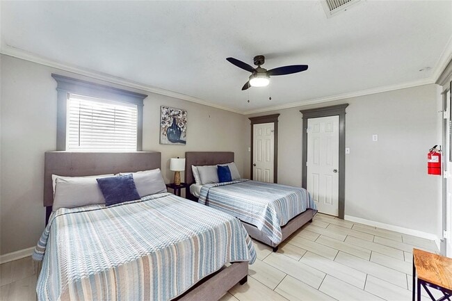 Photo - 7825 Cook Rd