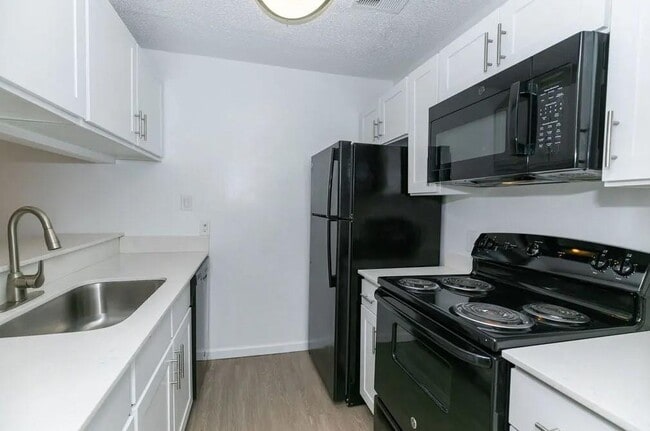 Building Photo - 1113 Powers Ferry Pl Unit 3411 Rental