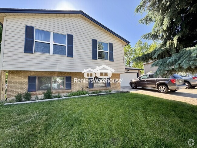 Building Photo - 2544 S Crystal St Rental