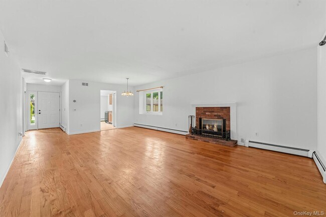 Photo - 101 Eagle Bay Dr
