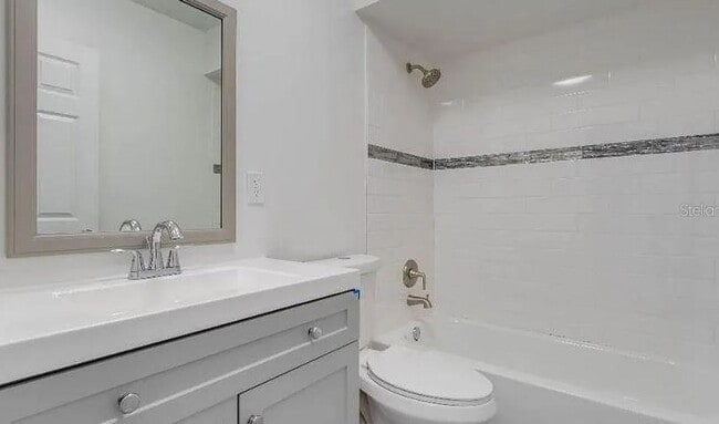 Photo - Renovated 2bed/1bath Apartment in Eustis! ... Unidad D