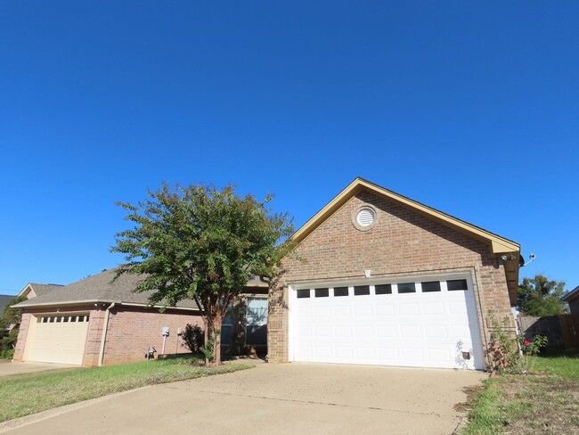 Tyler - Gorgeous 3 Bedroom, 2 Bath Home in... - Tyler - Gorgeous 3 Bedroom, 2 Bath Home in...