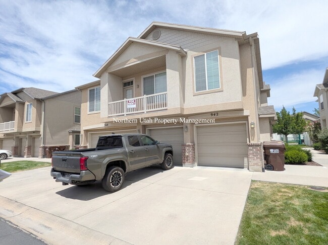 Building Photo - 2 Bed, 2 Bath, Garage, HVAC