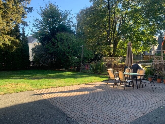 Building Photo - 69 Fremont St Unit 1