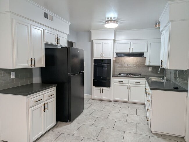 Photo - 5400 53rd Ave