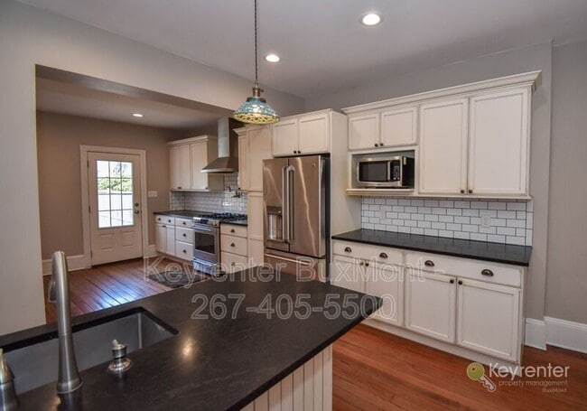 Photo - 61 E Ashland St