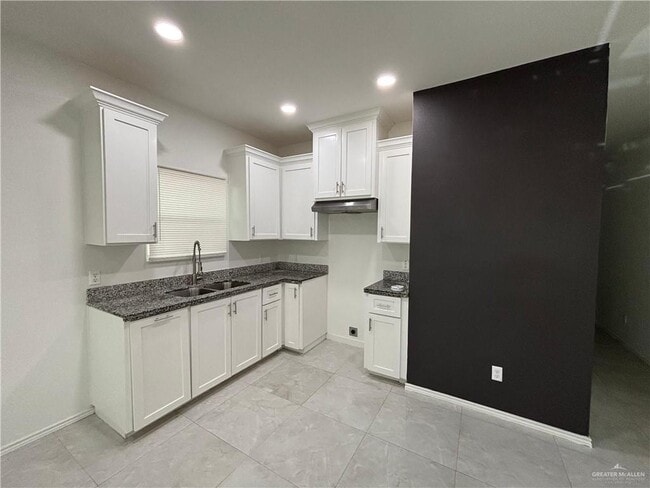 Photo - 19 W Cano St