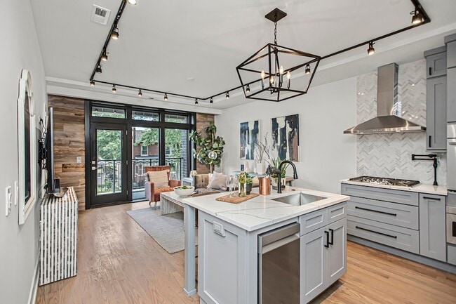 Photo - 6526 S Ingleside Ave