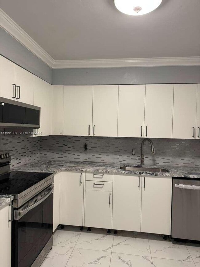 Photo - 6610 Johnson St