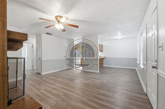 Photo - 1818 Sylvan Ct Unit D