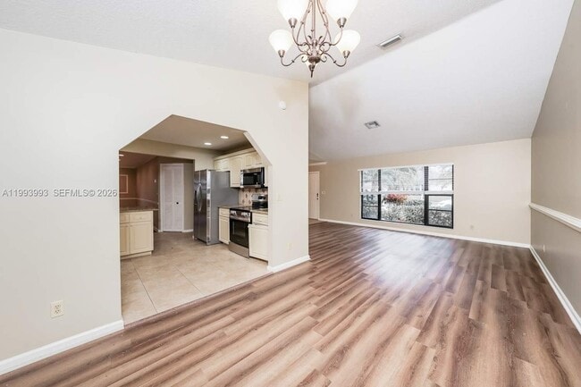 Photo - 845 Daffodil Dr