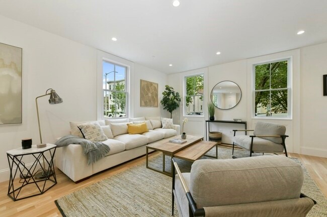 15 Pleasant St